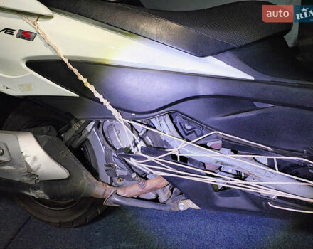 Білий Сузукі Skywave 250, об'ємом двигуна 0.25 л та пробігом 26 тис. км за 1850 $, фото 18 на Automoto.ua