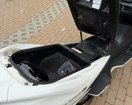 Белый Сузуки Skywave 250, объемом двигателя 0.25 л и пробегом 28 тыс. км за 2500 $, фото 5 на Automoto.ua