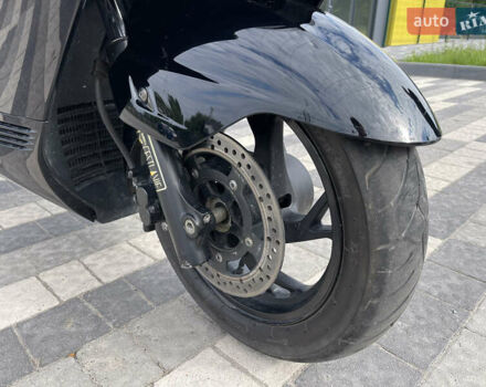 Черный Сузуки Skywave 250, объемом двигателя 0.25 л и пробегом 27 тыс. км за 2649 $, фото 8 на Automoto.ua