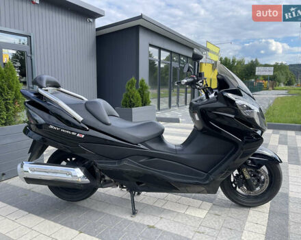 Черный Сузуки Skywave 250, объемом двигателя 0.25 л и пробегом 27 тыс. км за 2649 $, фото 3 на Automoto.ua