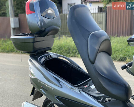 Серый Сузуки Skywave 250, объемом двигателя 0.25 л и пробегом 64 тыс. км за 2500 $, фото 2 на Automoto.ua