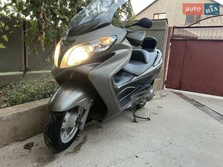 Серый Сузуки Skywave 250, объемом двигателя 0 л и пробегом 36 тыс. км за 2000 $, фото 1 на Automoto.ua