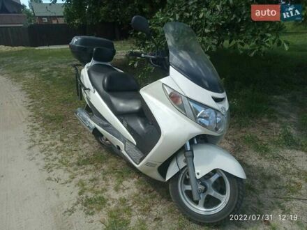 Сузуки Skywave 400 2005 в Харькове на Automoto.ua Белый Сузуки Skywave 400, объемом двигателя 0.4 л и пробегом 35 тыс. км за 1850 $, фото 1 на Automoto.ua