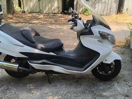 Сузуки Skywave 400 2008 в Одессе на Automoto.ua Белый Сузуки Skywave 400, объемом двигателя 0.4 л и пробегом 26 тыс. км за 2500 $, фото 1 на Automoto.ua