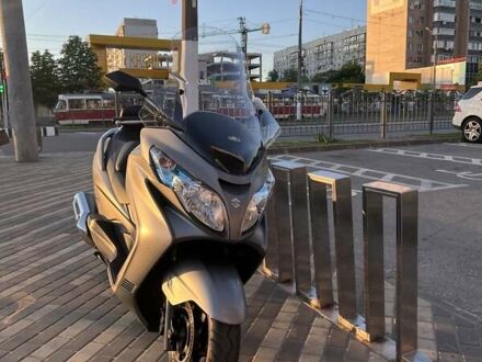 Сузуки Skywave 400 2015 в Харькове на Automoto.ua Серый Сузуки Skywave 400, объемом двигателя 0.4 л и пробегом 14 тыс. км за 3700 $, фото 1 на Automoto.ua