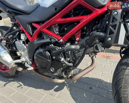 Белый Сузуки SV 650, объемом двигателя 0.65 л и пробегом 6 тыс. км за 7000 $, фото 4 на Automoto.ua