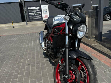 Сузуки SV 650 2021 в Киеве на Automoto.ua Белый Сузуки SV 650, объемом двигателя 0.65 л и пробегом 6 тыс. км за 7000 $, фото 1 на Automoto.ua