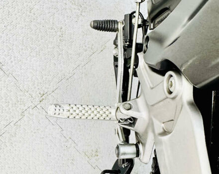 Красный Сузуки SV 650, объемом двигателя 0.65 л и пробегом 23 тыс. км за 6800 $, фото 19 на Automoto.ua
