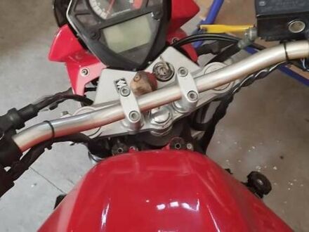 Сузуки SV 650 2005 в Харькове на Automoto.ua Красный Сузуки SV 650, объемом двигателя 0.65 л и пробегом 35 тыс. км за 4000 $, фото 1 на Automoto.ua