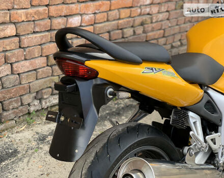 Желтый Сузуки SV 650, объемом двигателя 0.65 л и пробегом 23 тыс. км за 3000 $, фото 60 на Automoto.ua