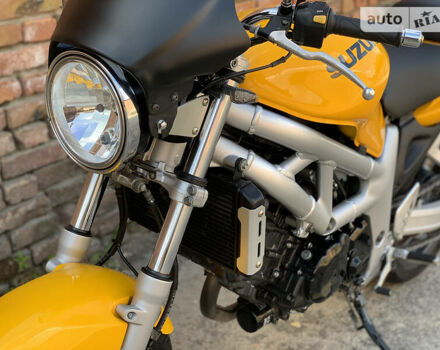 Желтый Сузуки SV 650, объемом двигателя 0.65 л и пробегом 23 тыс. км за 3000 $, фото 26 на Automoto.ua