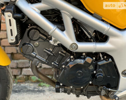 Желтый Сузуки SV 650, объемом двигателя 0.65 л и пробегом 23 тыс. км за 3000 $, фото 35 на Automoto.ua