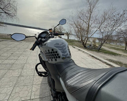 Серый Сузуки SV 650, объемом двигателя 0.65 л и пробегом 29 тыс. км за 6400 $, фото 7 на Automoto.ua