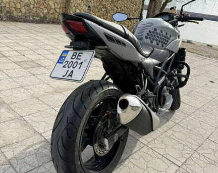 Серый Сузуки SV 650, объемом двигателя 0.65 л и пробегом 29 тыс. км за 6400 $, фото 4 на Automoto.ua