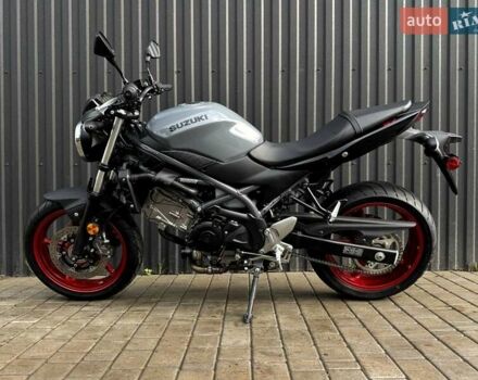 Сірий Сузукі SV 650, об'ємом двигуна 0.65 л та пробігом 1 тис. км за 6900 $, фото 4 на Automoto.ua