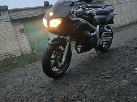 Сузуки SV 650S, объемом двигателя 0.65 л и пробегом 31 тыс. км за 2000 $, фото 1 на Automoto.ua