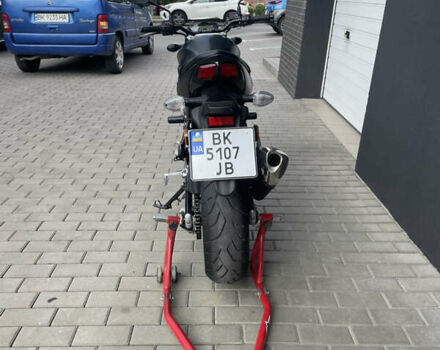 Черный Сузуки SV 650SF, объемом двигателя 0.65 л и пробегом 2 тыс. км за 6100 $, фото 6 на Automoto.ua