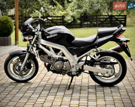 Черный Сузуки SV 650SF, объемом двигателя 0.65 л и пробегом 26 тыс. км за 4950 $, фото 4 на Automoto.ua