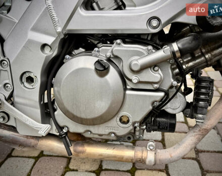 Черный Сузуки SV 650SF, объемом двигателя 0.65 л и пробегом 26 тыс. км за 4950 $, фото 10 на Automoto.ua