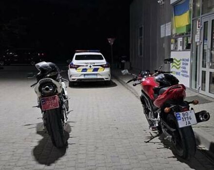 Красный Сузуки SV 650SF, объемом двигателя 0.65 л и пробегом 27 тыс. км за 3500 $, фото 1 на Automoto.ua