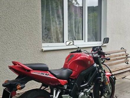 Красный Сузуки SV 650SF, объемом двигателя 0.65 л и пробегом 27 тыс. км за 3500 $, фото 1 на Automoto.ua