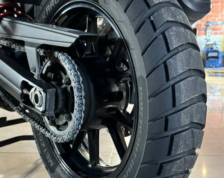 Белый Сузуки V-Strom 1000, объемом двигателя 1 л и пробегом 35 тыс. км за 10000 $, фото 7 на Automoto.ua