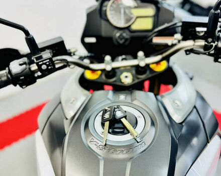 Білий Сузукі V-Strom 1000, об'ємом двигуна 1 л та пробігом 19 тис. км за 9000 $, фото 20 на Automoto.ua