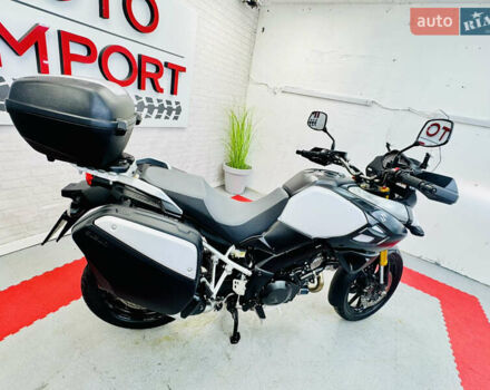 Білий Сузукі V-Strom 1000, об'ємом двигуна 1 л та пробігом 19 тис. км за 9000 $, фото 4 на Automoto.ua