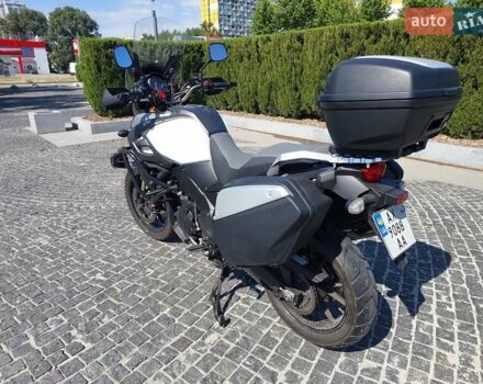 Белый Сузуки V-Strom 1000, объемом двигателя 1 л и пробегом 25 тыс. км за 9000 $, фото 2 на Automoto.ua