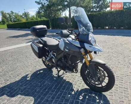 Белый Сузуки V-Strom 1000, объемом двигателя 1 л и пробегом 25 тыс. км за 9000 $, фото 4 на Automoto.ua