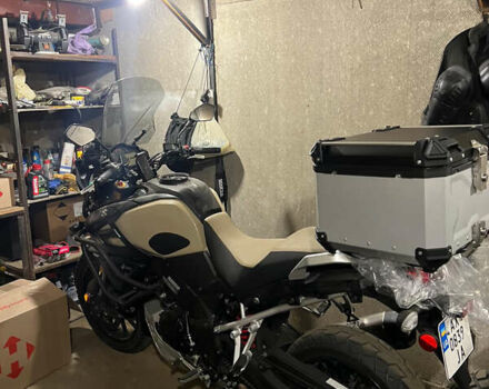 Бежевый Сузуки V-Strom 1000, объемом двигателя 1 л и пробегом 13 тыс. км за 10000 $, фото 15 на Automoto.ua