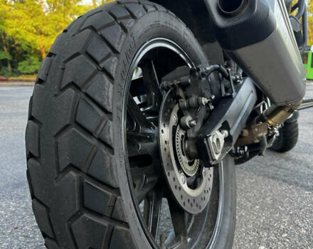Бежевый Сузуки V-Strom 1000, объемом двигателя 1 л и пробегом 13 тыс. км за 10000 $, фото 11 на Automoto.ua
