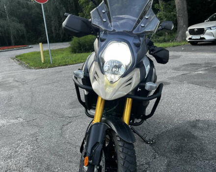 Бежевый Сузуки V-Strom 1000, объемом двигателя 1 л и пробегом 13 тыс. км за 10000 $, фото 14 на Automoto.ua