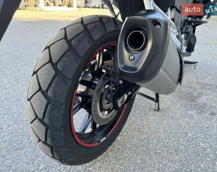 Сузуки V-Strom 1000 2016 в Днепре (Днепропетровске) на Automoto.ua Красный Сузуки V-Strom 1000, объемом двигателя 0 л и пробегом 14 тыс. км за 9300 $, фото 13 на Automoto.ua