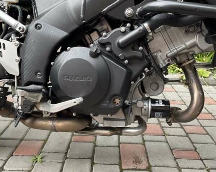 Красный Сузуки V-Strom 1000, объемом двигателя 1.04 л и пробегом 24 тыс. км за 8900 $, фото 9 на Automoto.ua