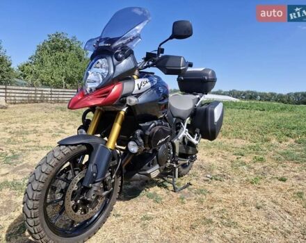 Красный Сузуки V-Strom 1000, объемом двигателя 0 л и пробегом 21 тыс. км за 7800 $, фото 2 на Automoto.ua
