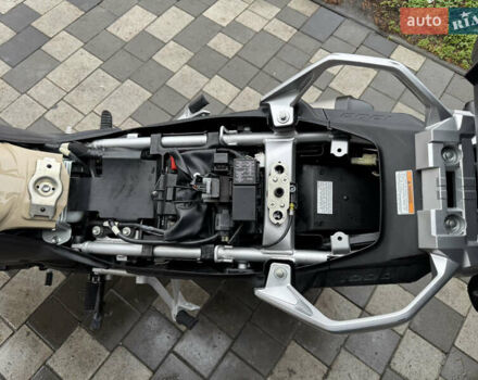 Сузуки V-Strom 1000, объемом двигателя 1 л и пробегом 4 тыс. км за 9200 $, фото 16 на Automoto.ua