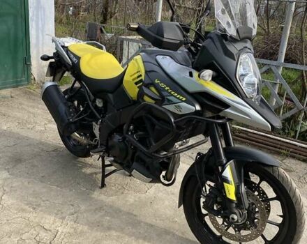 Желтый Сузуки V-Strom 1000, объемом двигателя 1 л и пробегом 17 тыс. км за 12000 $, фото 4 на Automoto.ua