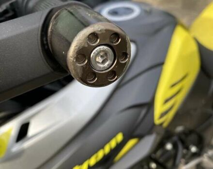 Желтый Сузуки V-Strom 1000, объемом двигателя 1 л и пробегом 17 тыс. км за 12000 $, фото 19 на Automoto.ua