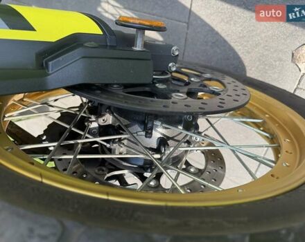 Желтый Сузуки V-Strom 1000, объемом двигателя 1.04 л и пробегом 16 тыс. км за 9500 $, фото 18 на Automoto.ua