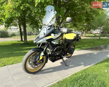 Желтый Сузуки V-Strom 1000, объемом двигателя 1.04 л и пробегом 16 тыс. км за 9500 $, фото 40 на Automoto.ua
