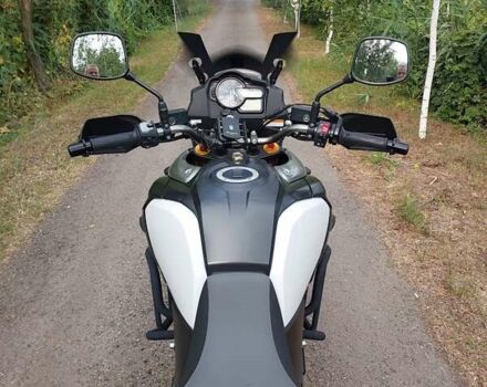 Серый Сузуки V-Strom 1000, объемом двигателя 0 л и пробегом 55 тыс. км за 9000 $, фото 2 на Automoto.ua