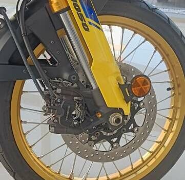 Желтый Сузуки V-Strom 1050 DE, объемом двигателя 1 л и пробегом 1 тыс. км за 15478 $, фото 5 на Automoto.ua