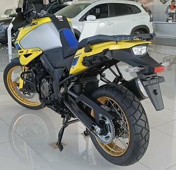 Желтый Сузуки V-Strom 1050 DE, объемом двигателя 1 л и пробегом 1 тыс. км за 15478 $, фото 2 на Automoto.ua