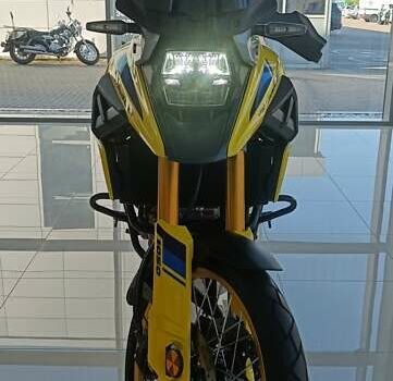 Желтый Сузуки V-Strom 1050 DE, объемом двигателя 1 л и пробегом 1 тыс. км за 15324 $, фото 11 на Automoto.ua