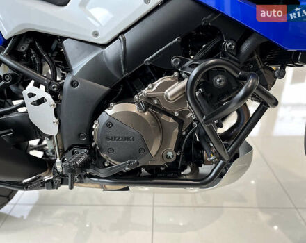 Сузуки V-Strom 1050 DE 2024 в Хмельницком на Automoto.ua Синий Сузуки V-Strom 1050 DE, объемом двигателя 0 л и пробегом 1 тыс. км за 15441 $, фото 10 на Automoto.ua
