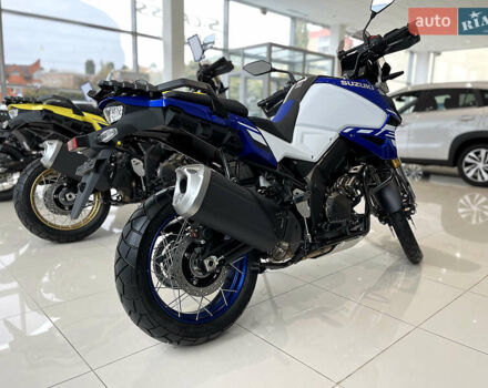 Сузуки V-Strom 1050 DE 2024 в Хмельницком на Automoto.ua Синий Сузуки V-Strom 1050 DE, объемом двигателя 0 л и пробегом 1 тыс. км за 15441 $, фото 2 на Automoto.ua