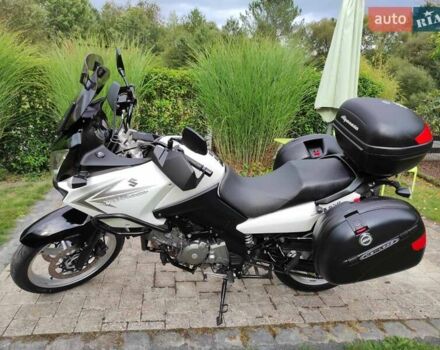 Белый Сузуки V-Strom 650, объемом двигателя 0.65 л и пробегом 53 тыс. км за 6000 $, фото 9 на Automoto.ua