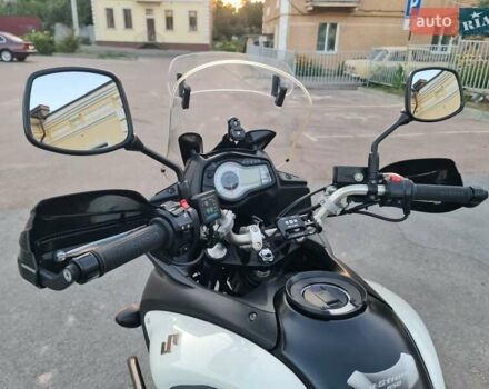 Белый Сузуки V-Strom 650, объемом двигателя 0.65 л и пробегом 31 тыс. км за 6950 $, фото 10 на Automoto.ua