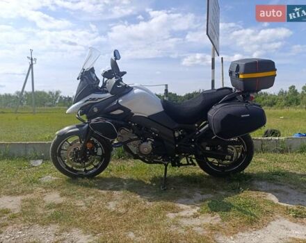 Белый Сузуки V-Strom 650, объемом двигателя 0.65 л и пробегом 5 тыс. км за 9000 $, фото 3 на Automoto.ua